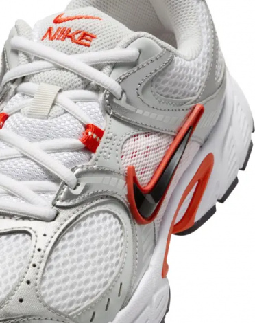 Кроссовки женские Nike V5 RNR бело-серебряно-оранжевые HQ7901-100