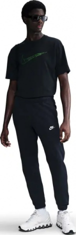 Футболка Nike SPORTSWEAR черная HJ0746-010