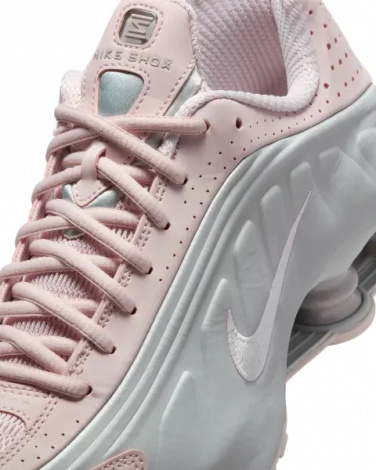 Кроссовки женские Nike SHOX R4 светло-розово-серебряные AR3565-600