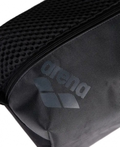 Косметичка Arena ONE GO POCKET BAG 7L чорна 010242-100