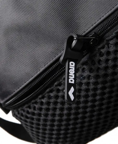 Косметичка Arena ONE GO POCKET BAG 7L чорна 010242-100