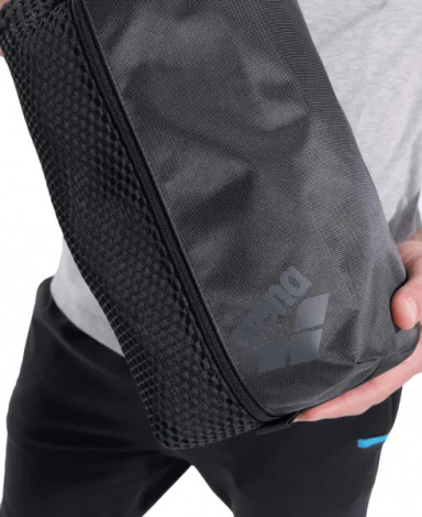 Косметичка Arena ONE GO POCKET BAG 7L чорна 010242-100