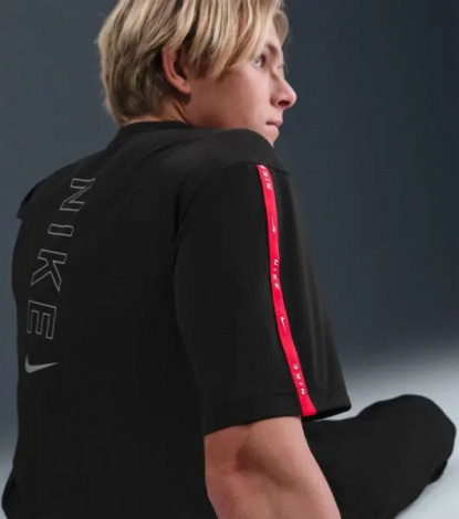 Футболка Nike DRI-FIT черно-красная IH4288-010