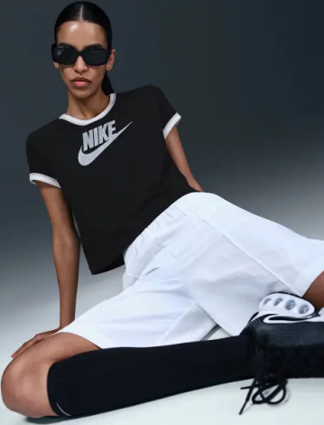 Футболка жіноча Nike SPORTSWEAR GRAPHIC RINGER чорно-біла IF4072-010