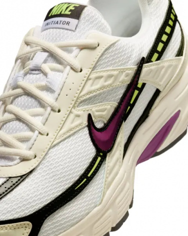 Кроссовки Nike INITIATOR кремово-черно-фиолетовые IB8913-100