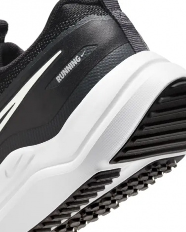 Кросівки підліткові Nike COSMIC RUNNER (GS) чорно-білі HM4402-003