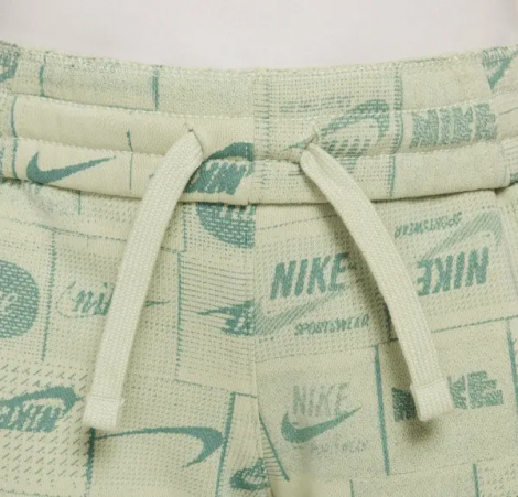Шорти підліткові Nike SPORTSWEAR CLUB FRENCH TERRY світло-зелені FN8743-371