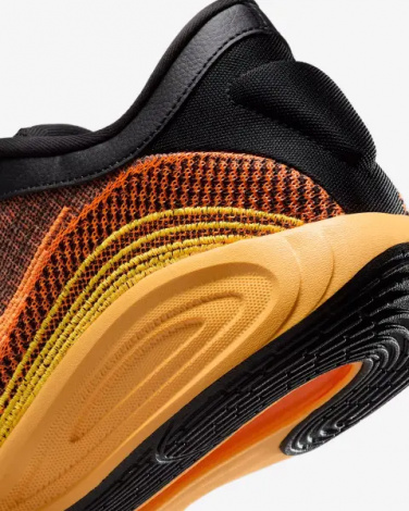 Кросівки баскетбольні Nike G.T. HUSTLE ACADEMY жовто-оранжево-чорні FJ7791-005