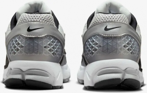 Кросівки Nike ZOOM VOMERO 5 біло-чорно-срібні FJ4151-004