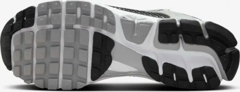 Кросівки Nike ZOOM VOMERO 5 біло-чорно-срібні FJ4151-004