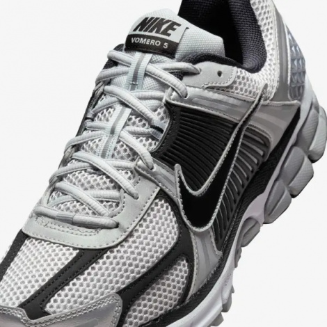 Кросівки Nike ZOOM VOMERO 5 біло-чорно-срібні FJ4151-004