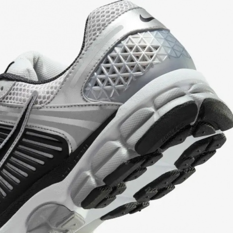 Кросівки Nike ZOOM VOMERO 5 біло-чорно-срібні FJ4151-004