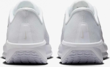 Кросівки бігові жіночі Nike QUEST 6 білі FD6034-106