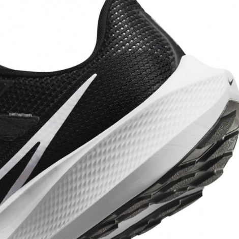 Кросівки бігові Nike AIR ZOOM PEGASUS 40 WIDE чорні DV7480-001