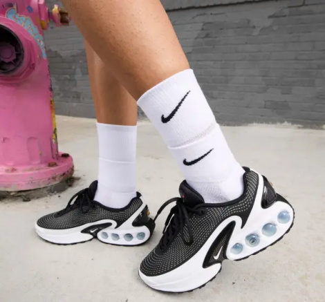 Кросівки жіночі Nike AIR MAX DN чорно-білі FJ3145-002