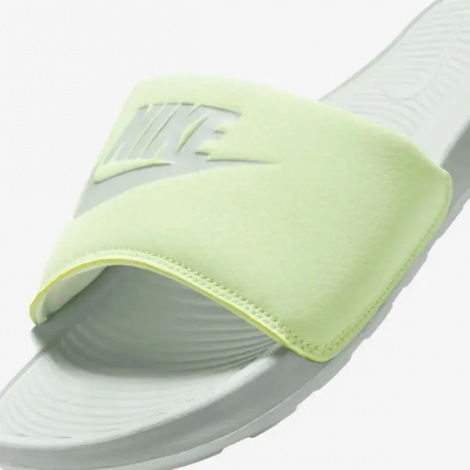 Шлепанцы женские Nike VICTORI ONE салатово-мятные CN9677-010