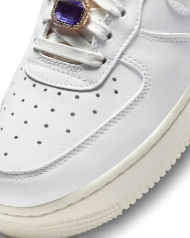 Кросівки жіночі Nike AIR FORCE 1 LOW PREMIUM білі DN5463-100