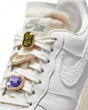 Кросівки жіночі Nike AIR FORCE 1 LOW PREMIUM білі DN5463-100