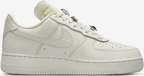 Кросівки жіночі Nike AIR FORCE 1 LOW PREMIUM кремові DN5463-001