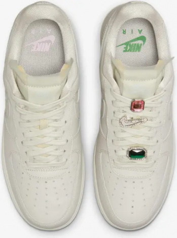 Кросівки жіночі Nike AIR FORCE 1 LOW PREMIUM кремові DN5463-001