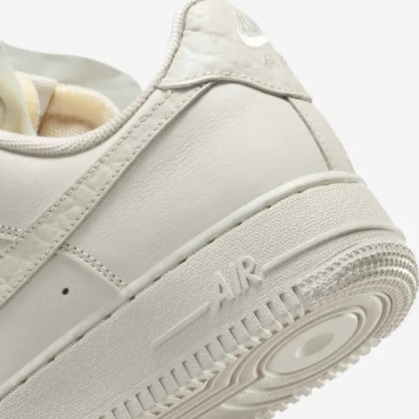Кросівки жіночі Nike AIR FORCE 1 LOW PREMIUM кремові DN5463-001