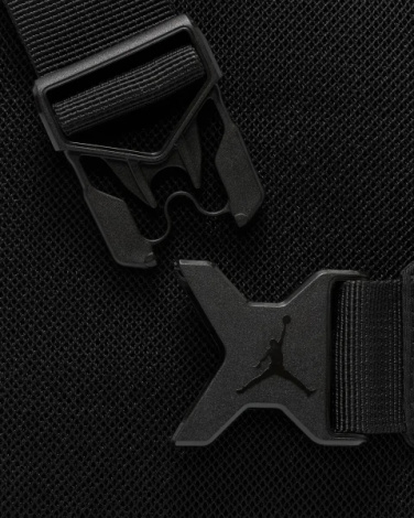 Сумка через плечо Nike JORDAN AIRBORNE HIP BAG черная 7A0747-023