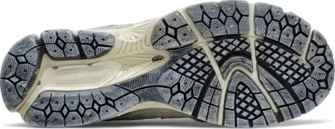 Кросівки New Balance 2002R PROTECTION PACK сірі M2002RDA