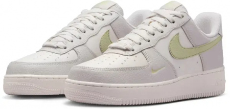 Кросівки жіночі Nike AIR FORCE 1 '07 кремово-лаймові IB3881-001