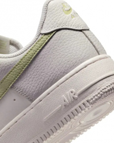 Кросівки жіночі Nike AIR FORCE 1 '07 кремово-лаймові IB3881-001