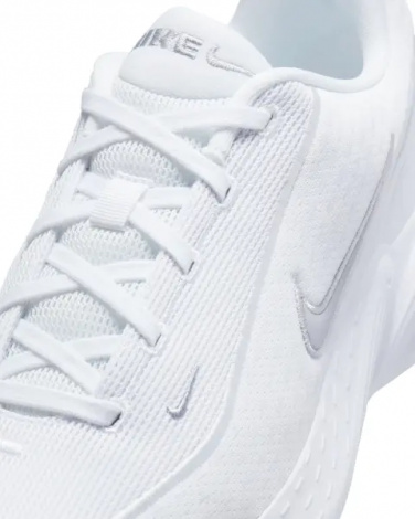Кросівки Nike UPLIFT SC білі IB2765-101