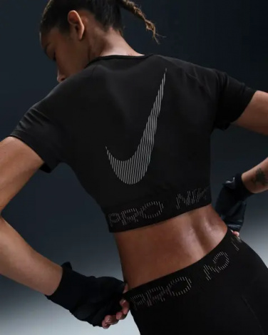 Топ женский Nike PRO DRI-FIT SHORT-SLEEVE CROPPED GRAPHIC черный HM6369-010
