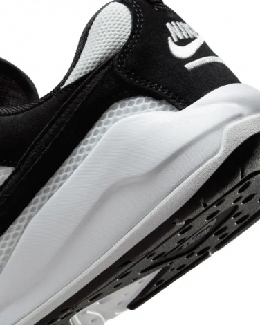 Кросівки Nike JORDAN CMFT ERA чорно-білі HJ6777-001