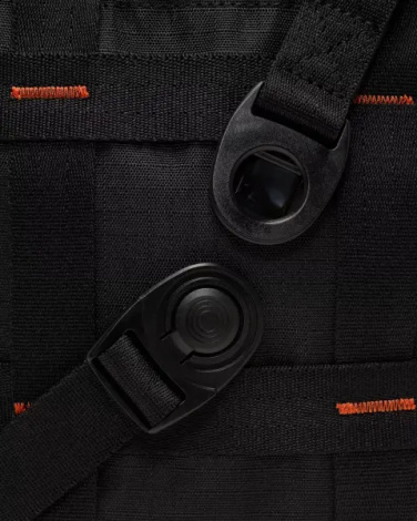 Сумка через плече Nike SPORTSWEAR CARGO чорно-помаранчева HF8106-010