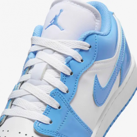 Кросівки підліткові Nike AIR JORDAN 1 LOW SE (GS) блакитно-білі FZ3929-114