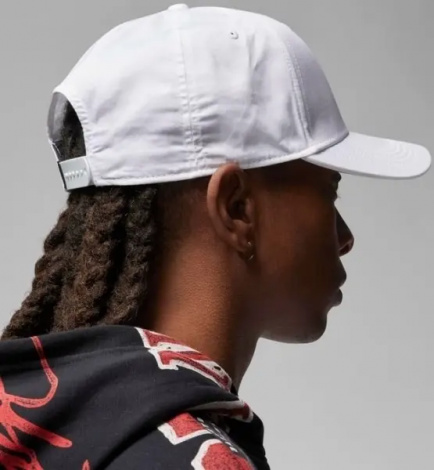 Кепка Nike JORDAN RISE GOLF CAP белая FV5295-100