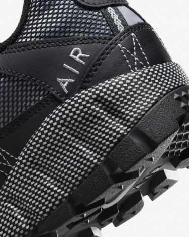 Кросівки для трейлраннінгу Nike AIR HUMARA QS чорно-срібні FJ7098-002