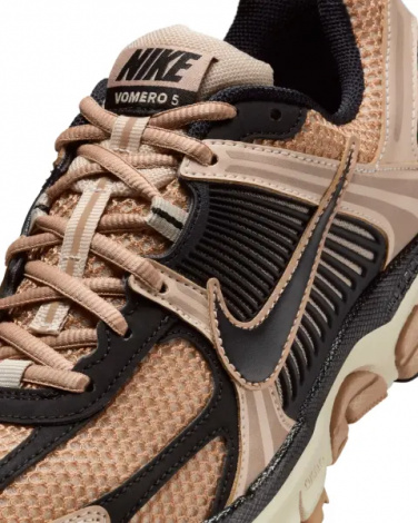 Кроссовки женские Nike ZOOM VOMERO 5 коричнево-черные FJ2028-106