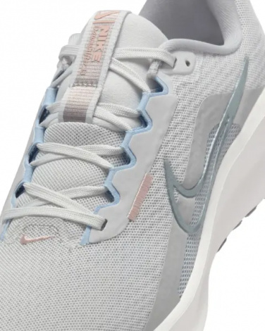 Кроссовки беговые женские Nike DOWNSHIFTER 13 серые FD6476-006