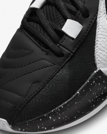 Кросівки баскетбольні Nike ZOOM FREAK 5 чорно-білі DX4985-003