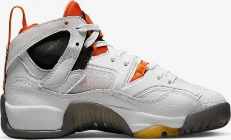 Кроссовки подростковые Nike JUMPMAN TWO TREY (GS) бело-оранжево-черные DQ8431-108