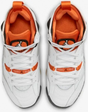 Кроссовки подростковые Nike JUMPMAN TWO TREY (GS) бело-оранжево-черные DQ8431-108