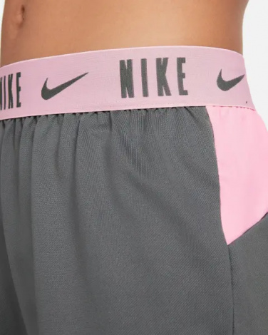 Шорти підліткові Nike DRI-FIT TROPHY 15CM сіро-світло-рожеві DA1099-086