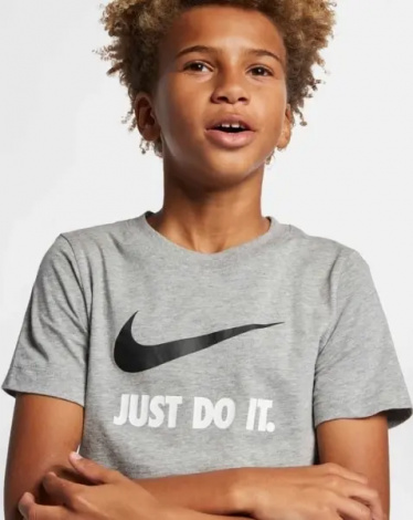 Футболка подростковая Nike SPORTSWEAR JDI SWOOSH серая AR5249-063
