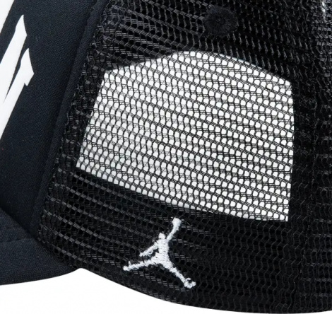 Кепка подростковая Nike JORDAN FOAM TRUCKER черная 9A0940-023