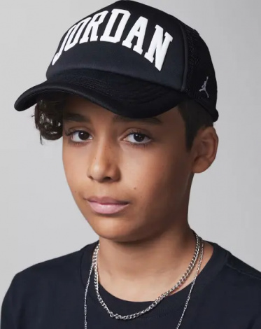 Кепка подростковая Nike JORDAN FOAM TRUCKER черная 9A0940-023