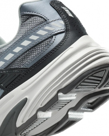 Кроссовки Nike INITIATOR темно-серо-черно-светло-серые IB3083-001