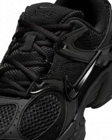 Кроссовки женские Nike V5 RNR черные HQ7901-001
