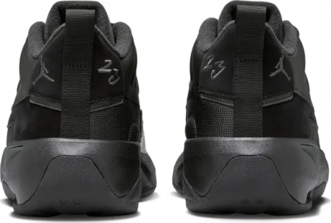 Кроссовки Nike JORDAN MAX AURA 7 черные HQ2091-001