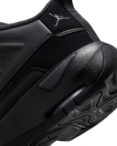 Кроссовки подростковые Nike JORDAN MAX AURA 7 (GS) черные HQ2089-001