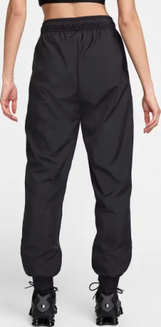 Спортивный костюм женский Nike SPORTSWEAR CLASSIC WOVENS UV PROTECTION черный FV6298-010__FV7660-010